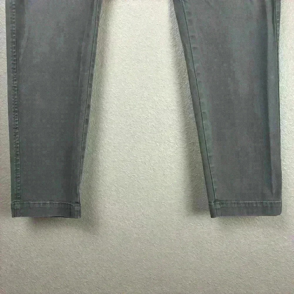Levi’s XX Chino Standard Taper Pant - Picture 4 of 9